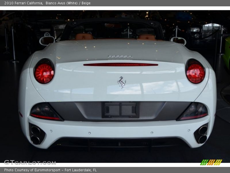 Bianco Avus (White) / Beige 2010 Ferrari California
