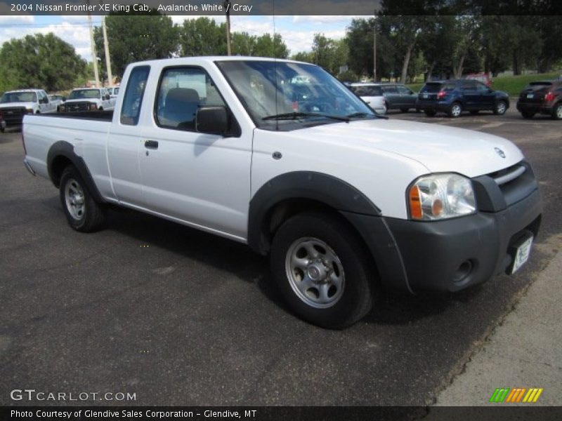 Front 3/4 View of 2004 Frontier XE King Cab