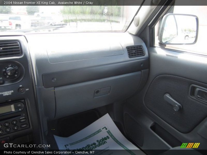 Avalanche White / Gray 2004 Nissan Frontier XE King Cab