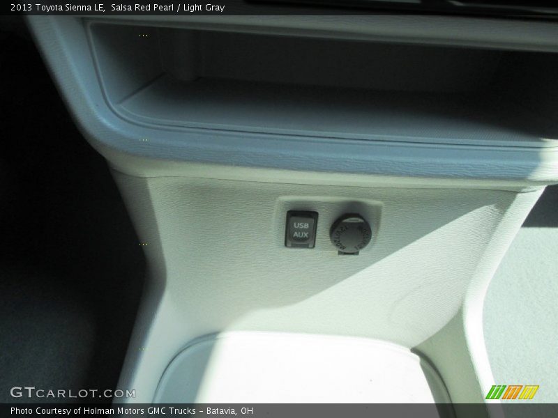 Salsa Red Pearl / Light Gray 2013 Toyota Sienna LE