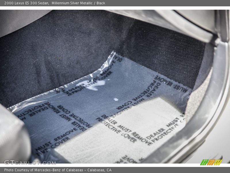 Millennium Silver Metallic / Black 2000 Lexus ES 300 Sedan