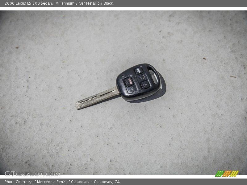 Keys of 2000 ES 300 Sedan