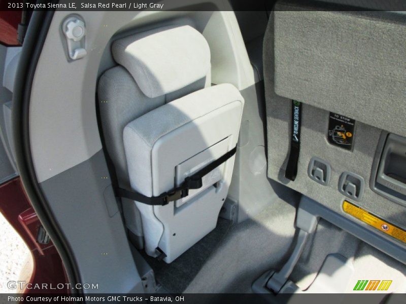 Salsa Red Pearl / Light Gray 2013 Toyota Sienna LE