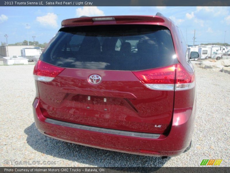 Salsa Red Pearl / Light Gray 2013 Toyota Sienna LE