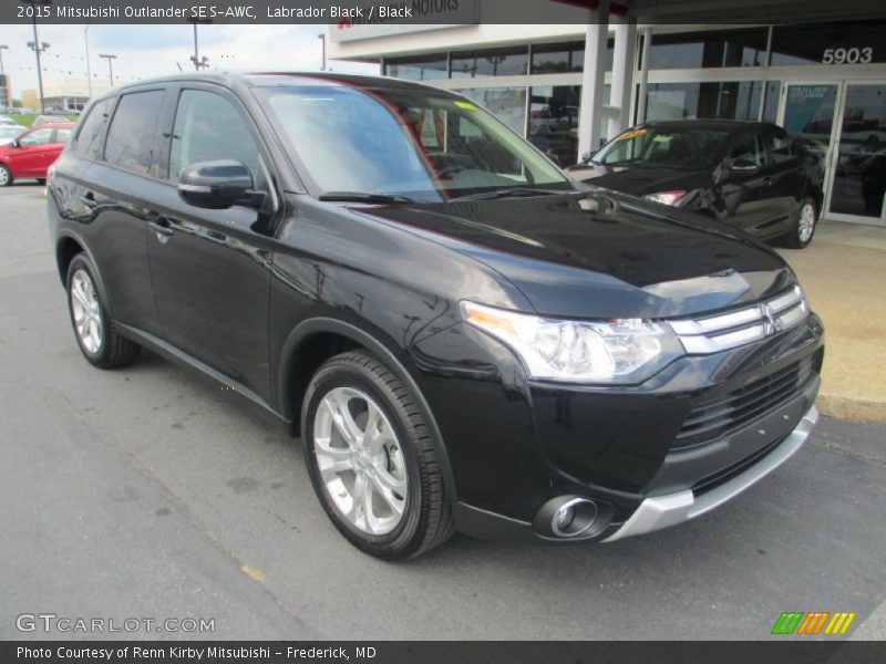 Labrador Black / Black 2015 Mitsubishi Outlander SE S-AWC