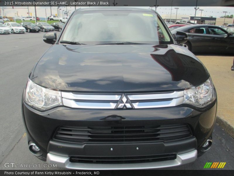 Labrador Black / Black 2015 Mitsubishi Outlander SE S-AWC