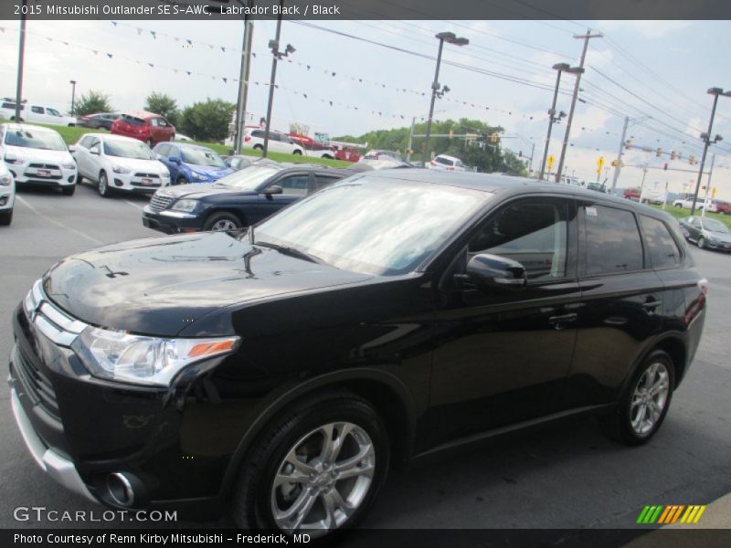 Labrador Black / Black 2015 Mitsubishi Outlander SE S-AWC