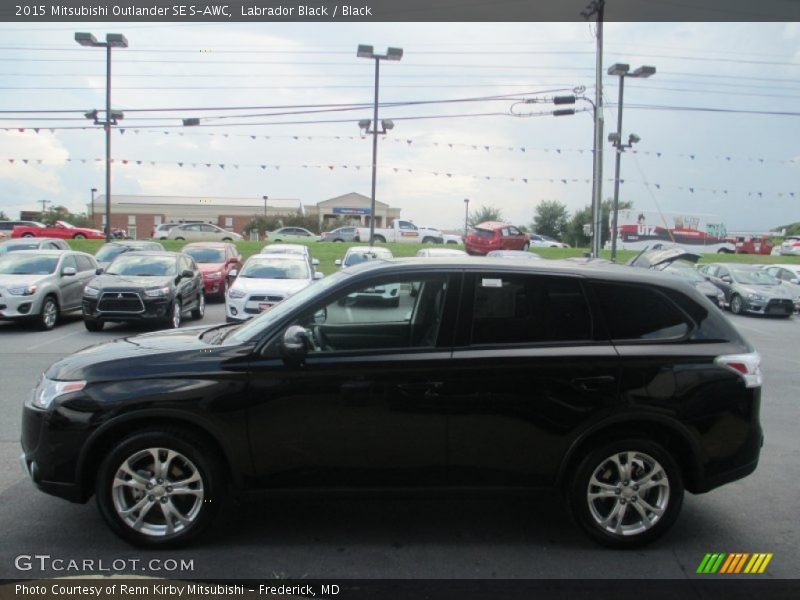 Labrador Black / Black 2015 Mitsubishi Outlander SE S-AWC