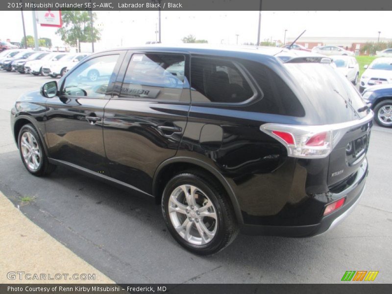Labrador Black / Black 2015 Mitsubishi Outlander SE S-AWC