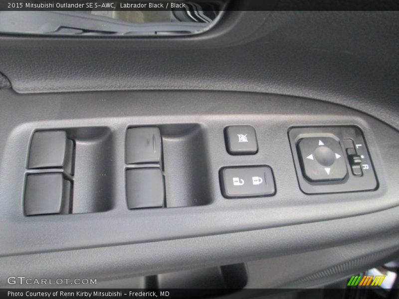 Labrador Black / Black 2015 Mitsubishi Outlander SE S-AWC