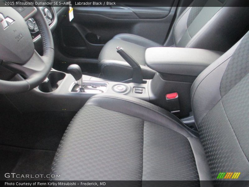 Labrador Black / Black 2015 Mitsubishi Outlander SE S-AWC