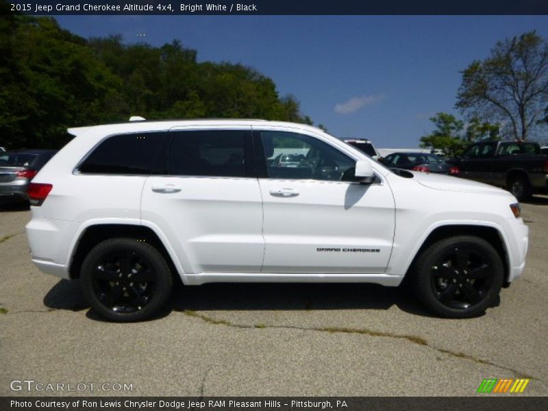 Bright White / Black 2015 Jeep Grand Cherokee Altitude 4x4