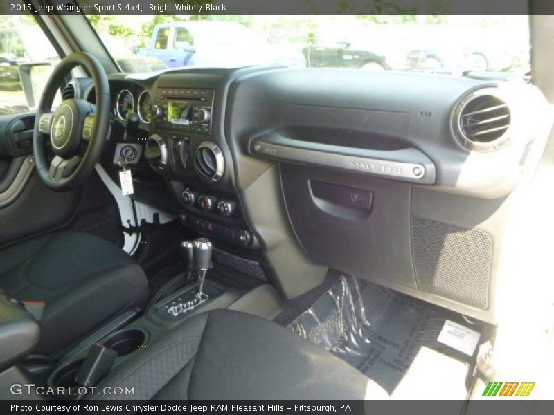 Bright White / Black 2015 Jeep Wrangler Sport S 4x4