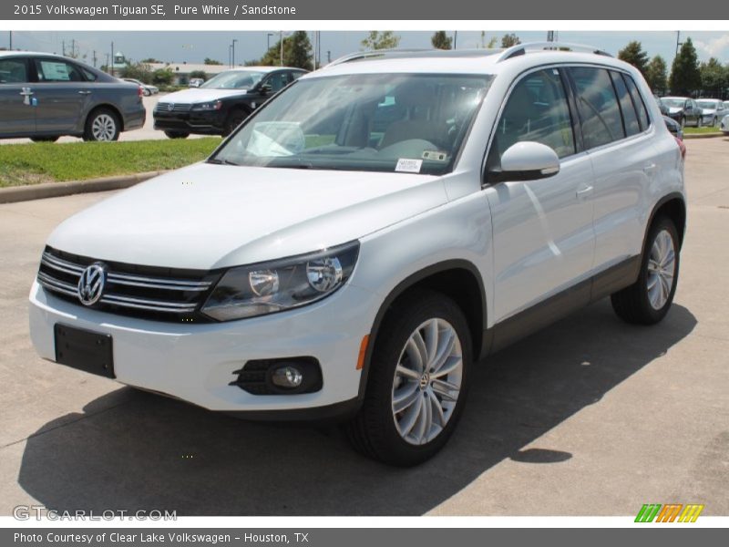 Pure White / Sandstone 2015 Volkswagen Tiguan SE