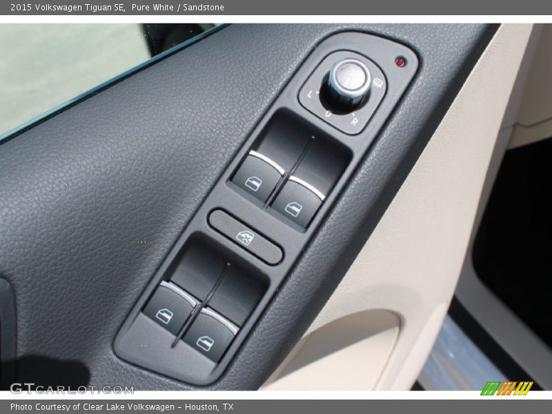 Pure White / Sandstone 2015 Volkswagen Tiguan SE