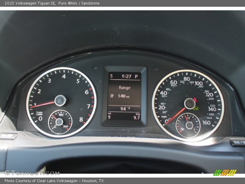 Pure White / Sandstone 2015 Volkswagen Tiguan SE