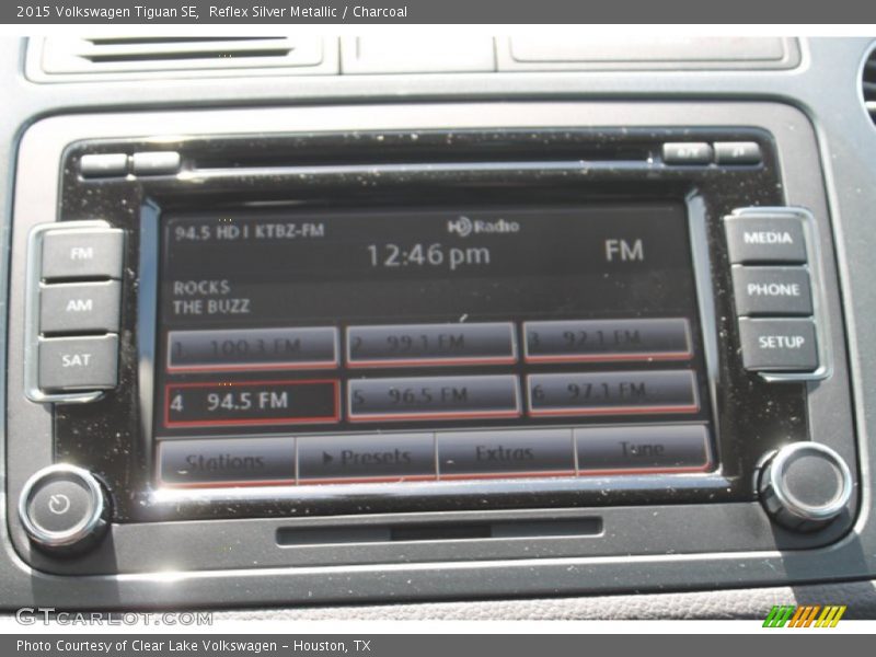 Reflex Silver Metallic / Charcoal 2015 Volkswagen Tiguan SE