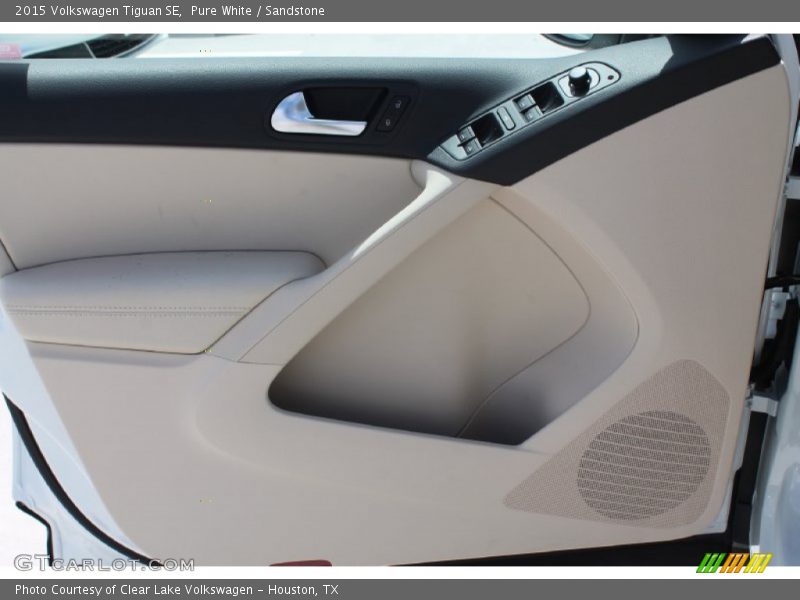 Pure White / Sandstone 2015 Volkswagen Tiguan SE