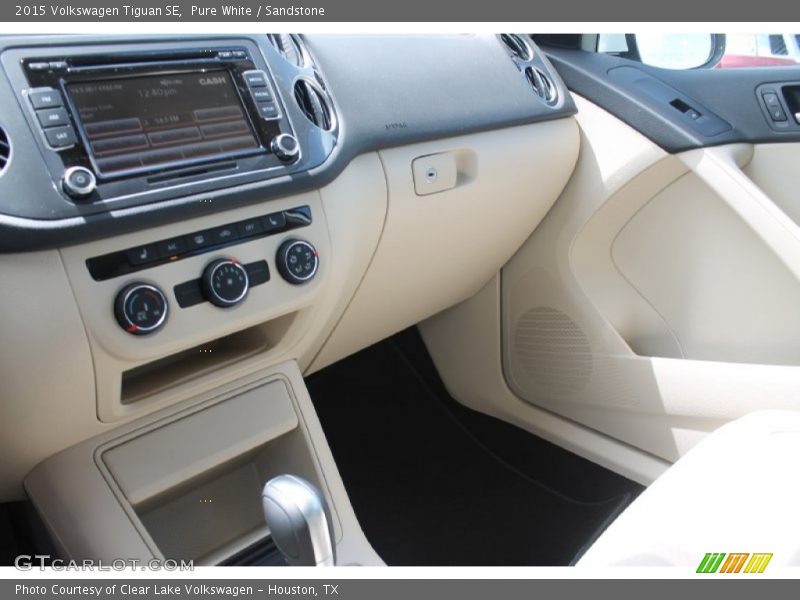Pure White / Sandstone 2015 Volkswagen Tiguan SE
