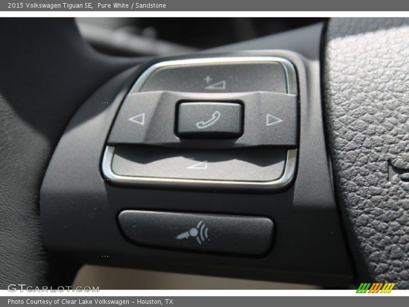 Pure White / Sandstone 2015 Volkswagen Tiguan SE