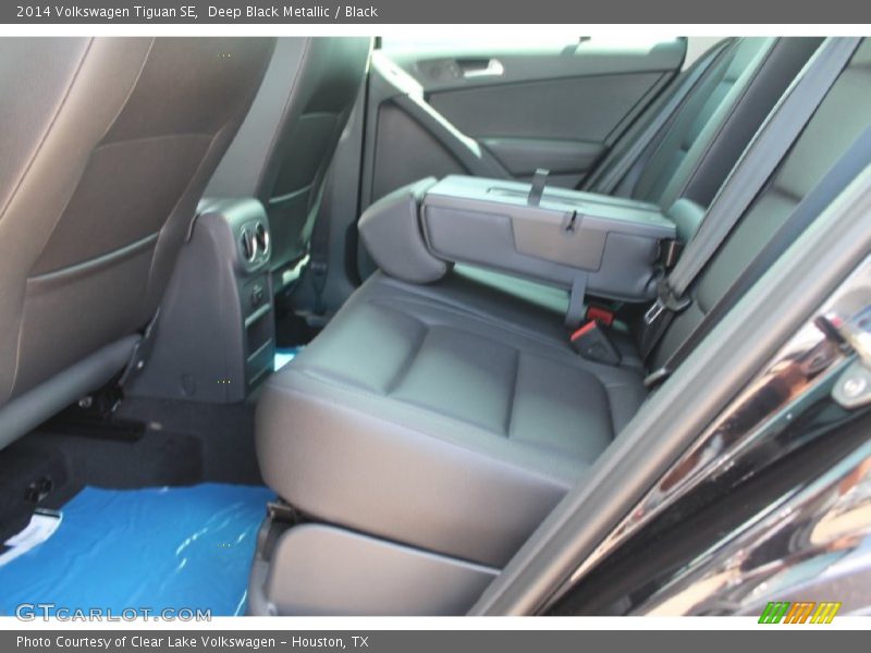 Deep Black Metallic / Black 2014 Volkswagen Tiguan SE