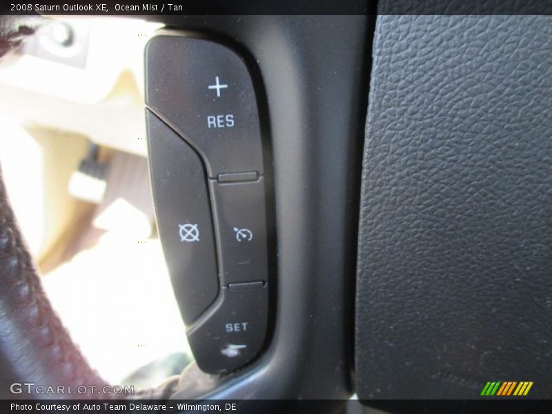 Ocean Mist / Tan 2008 Saturn Outlook XE