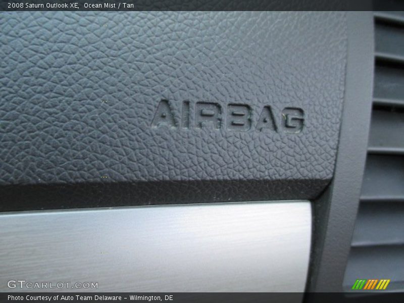 Ocean Mist / Tan 2008 Saturn Outlook XE