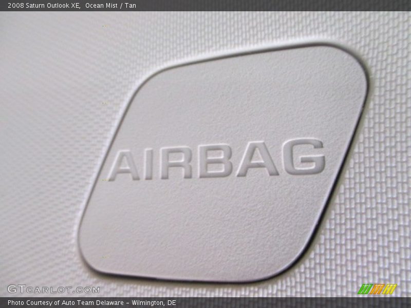 Ocean Mist / Tan 2008 Saturn Outlook XE