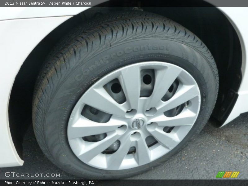 Aspen White / Charcoal 2013 Nissan Sentra SV
