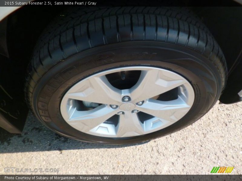 Satin White Pearl / Gray 2015 Subaru Forester 2.5i