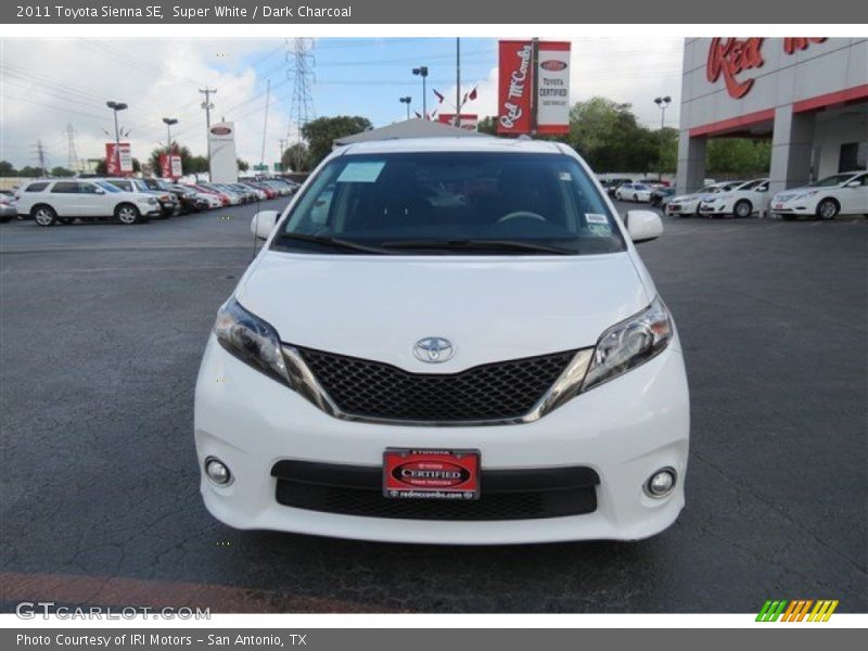 Super White / Dark Charcoal 2011 Toyota Sienna SE