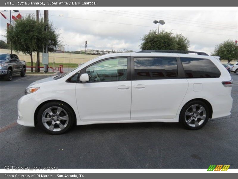 Super White / Dark Charcoal 2011 Toyota Sienna SE