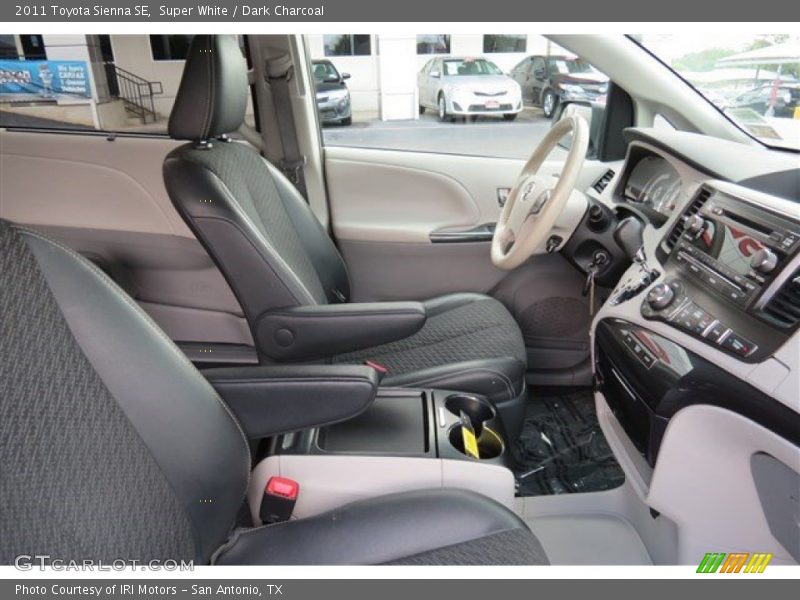 Super White / Dark Charcoal 2011 Toyota Sienna SE