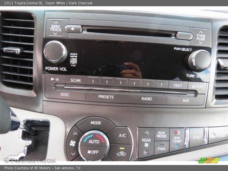 Super White / Dark Charcoal 2011 Toyota Sienna SE