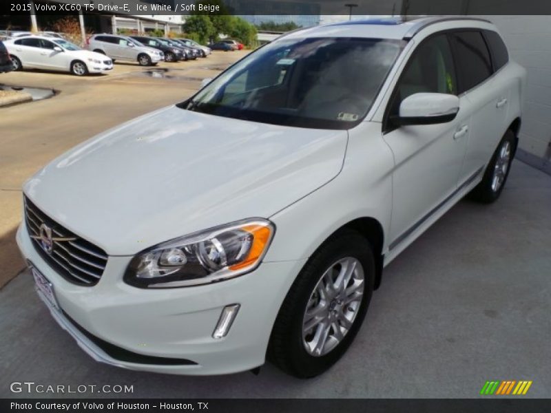 Ice White / Soft Beige 2015 Volvo XC60 T5 Drive-E