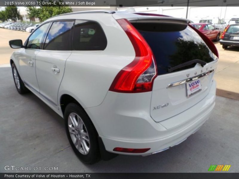 Ice White / Soft Beige 2015 Volvo XC60 T5 Drive-E