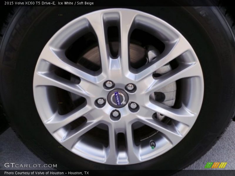 Ice White / Soft Beige 2015 Volvo XC60 T5 Drive-E