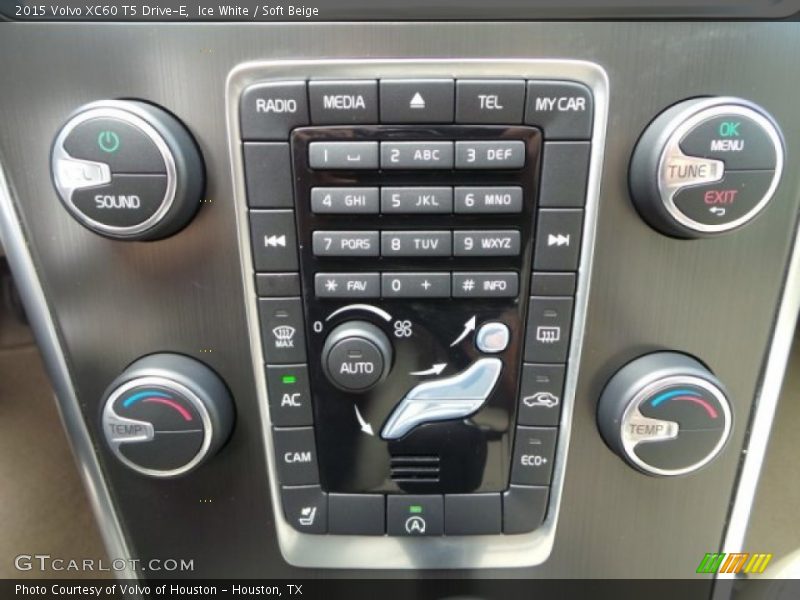 Ice White / Soft Beige 2015 Volvo XC60 T5 Drive-E
