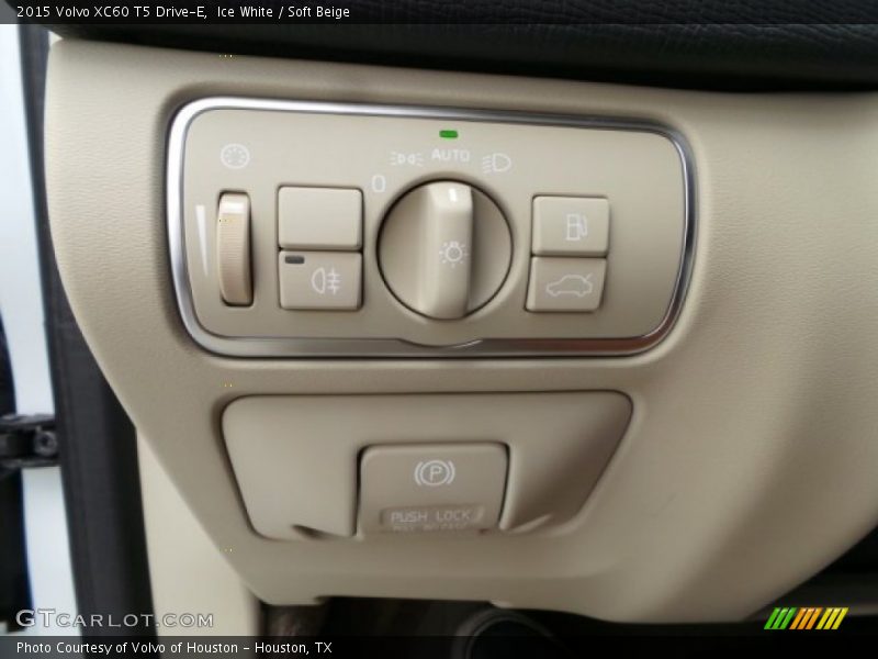 Ice White / Soft Beige 2015 Volvo XC60 T5 Drive-E