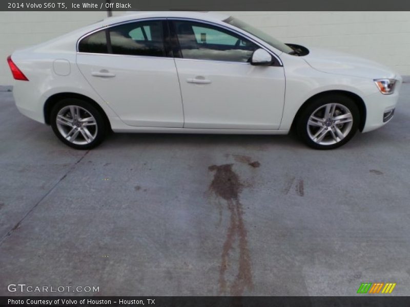 Ice White / Off Black 2014 Volvo S60 T5
