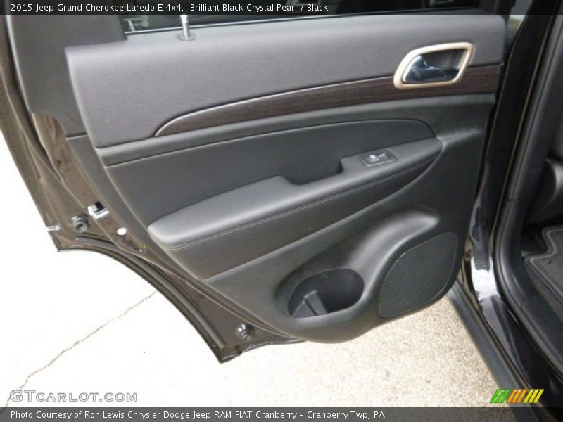 Brilliant Black Crystal Pearl / Black 2015 Jeep Grand Cherokee Laredo E 4x4