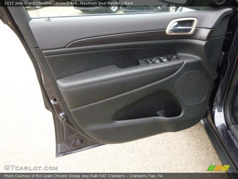 Maximum Steel Metallic / Black 2015 Jeep Grand Cherokee Laredo E 4x4