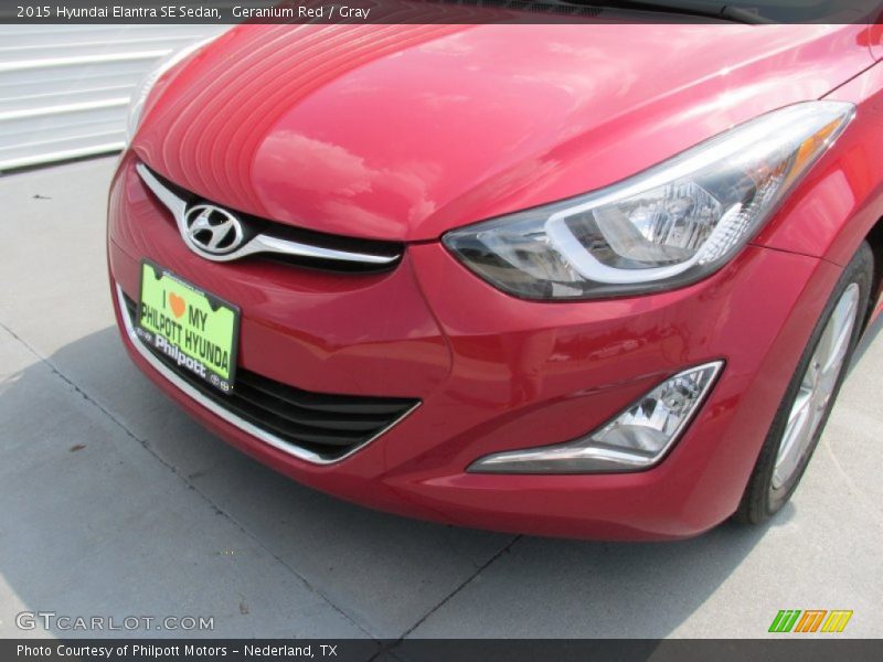 Geranium Red / Gray 2015 Hyundai Elantra SE Sedan