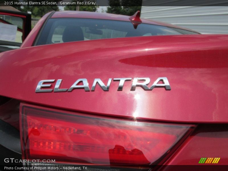 Geranium Red / Gray 2015 Hyundai Elantra SE Sedan