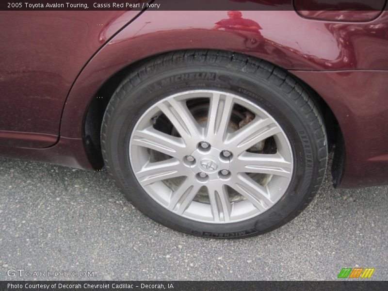 Cassis Red Pearl / Ivory 2005 Toyota Avalon Touring