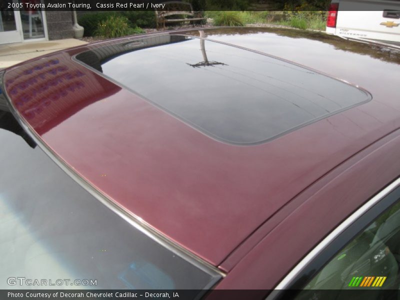 Cassis Red Pearl / Ivory 2005 Toyota Avalon Touring