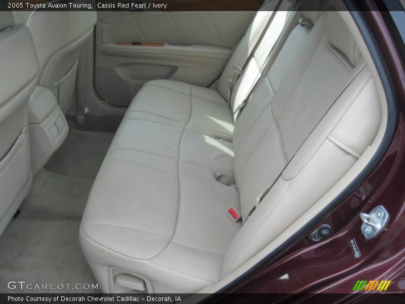 Cassis Red Pearl / Ivory 2005 Toyota Avalon Touring