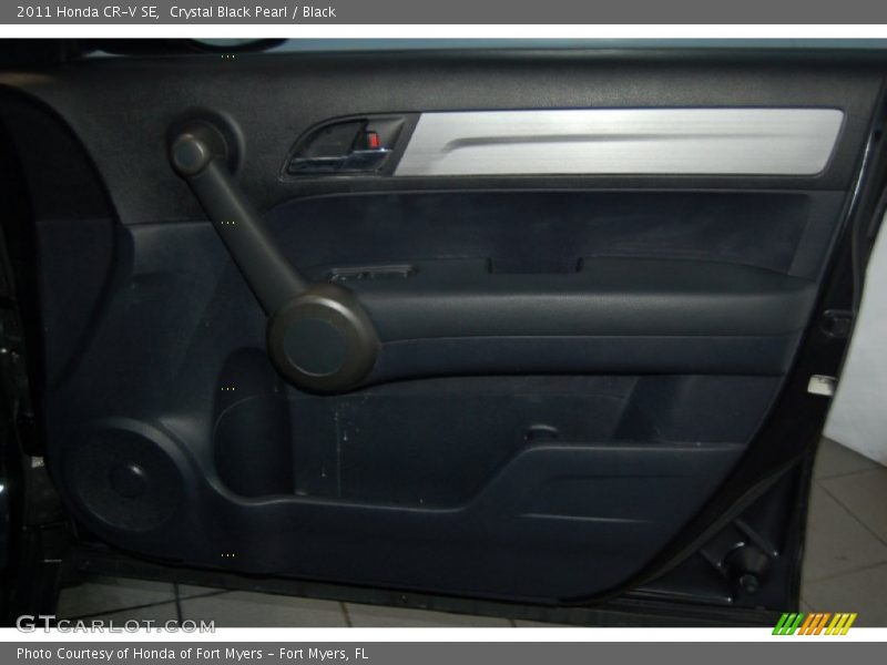Crystal Black Pearl / Black 2011 Honda CR-V SE