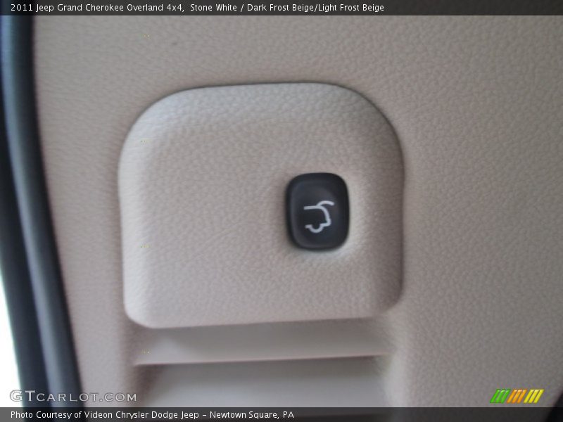 Stone White / Dark Frost Beige/Light Frost Beige 2011 Jeep Grand Cherokee Overland 4x4