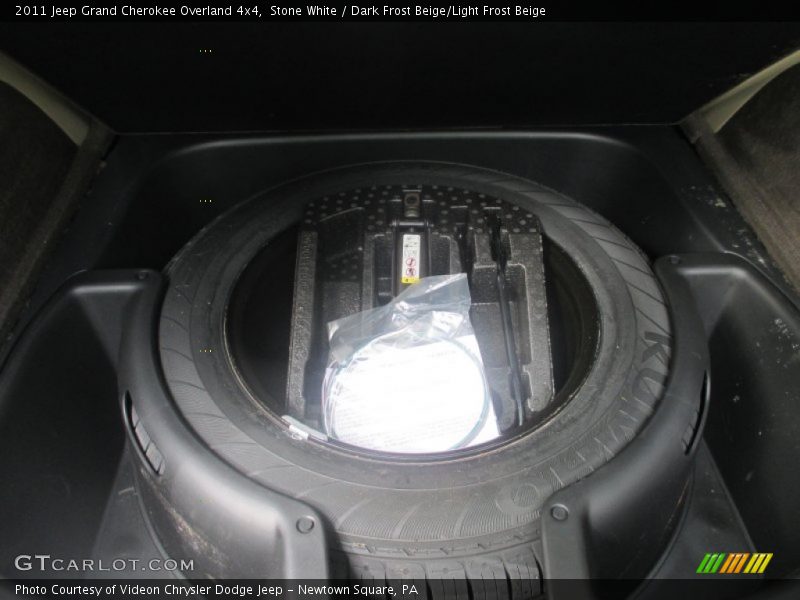 Stone White / Dark Frost Beige/Light Frost Beige 2011 Jeep Grand Cherokee Overland 4x4